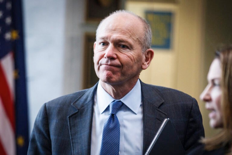 Boeing CEO, other executives stepping down amid safety crisis