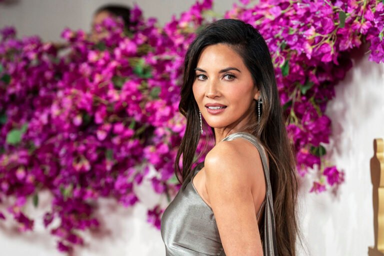 Olivia Munn says she's been diagnosed with breast cancer, has undergone double mastectomy