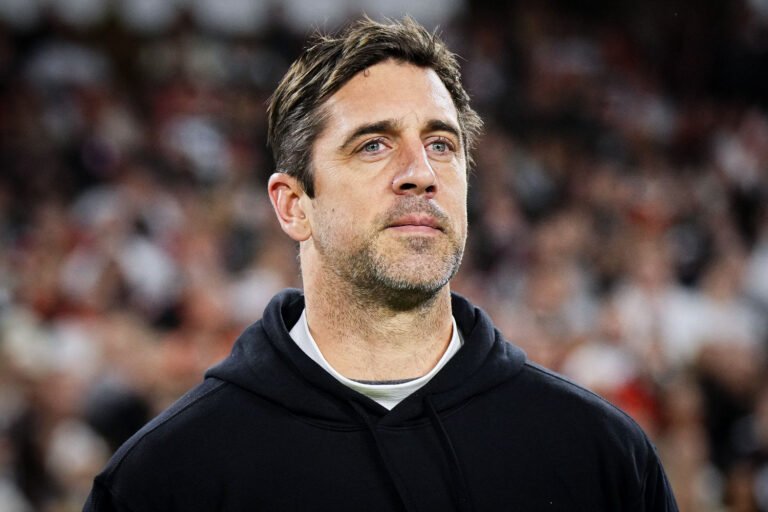 Aaron Rodgers responds to CNN report on Sandy Hook beliefs