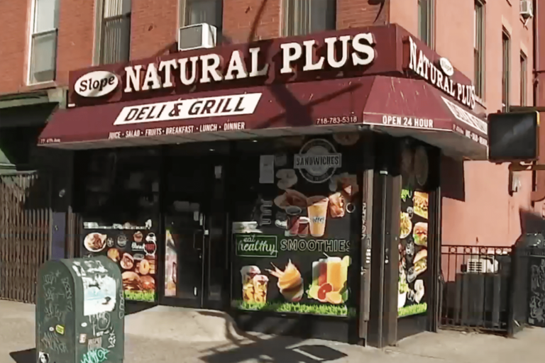 One dead, one seriously injured after twin sisters stabbed in New York deli