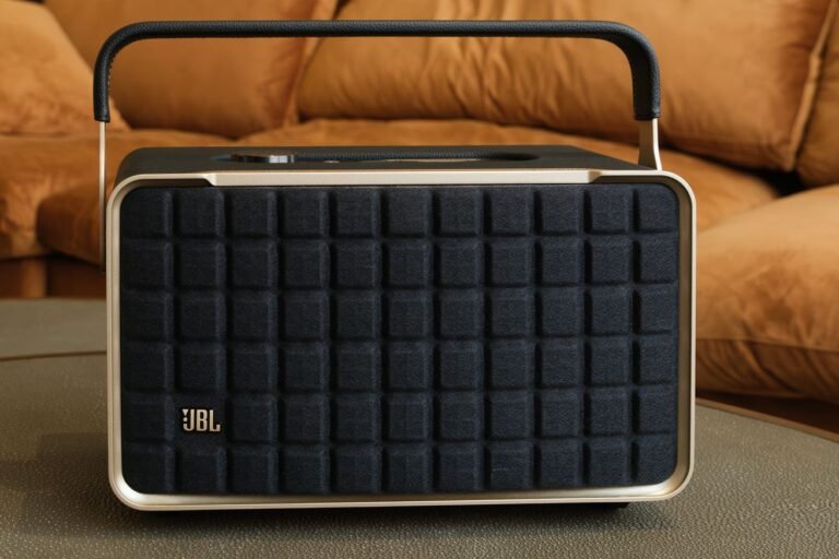 JBL’s retro-style Authentics 300 smart speaker has dropped to an all-time low