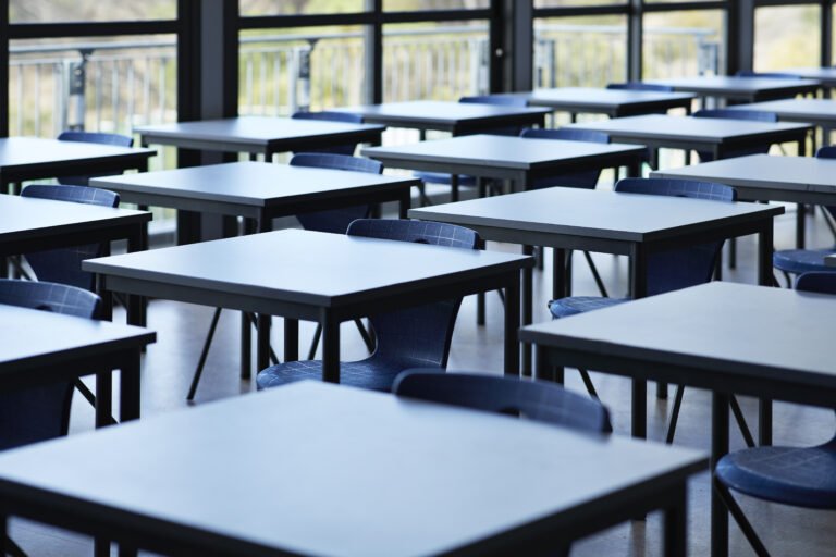 Secondary school contract teachers ratify deal with Peterborough public board
