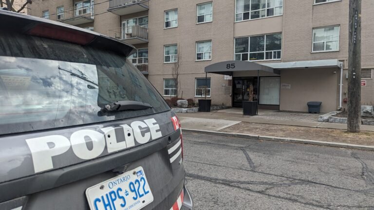 Man seriously injured after daylight stabbing in East York
