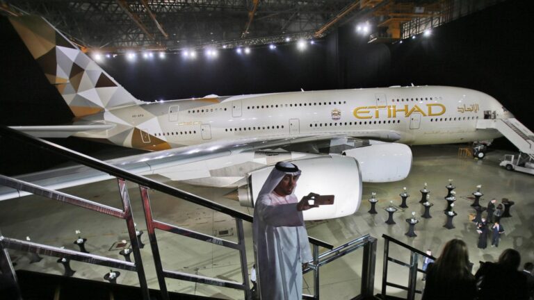 Abu Dhabi's Etihad Airways sees a $143 million profit in 2023 as passenger numbers rise