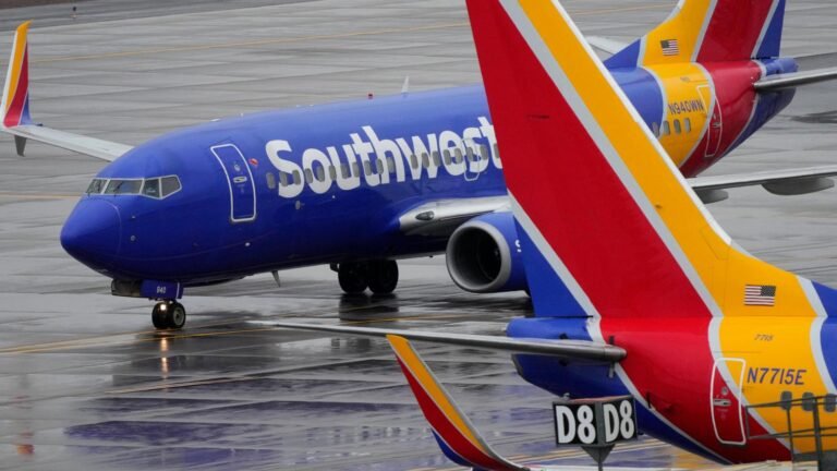Southwest plans to reduce capacity, reevaluate 2024 financial outlook on delivery delays from Boeing