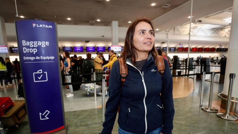 Passenger describes people 'bounced off the roof' on plane that dropped during flight to New Zealand