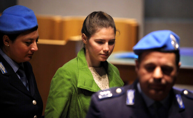Amanda Knox faces slander retrial over  accusing bar owner of murder