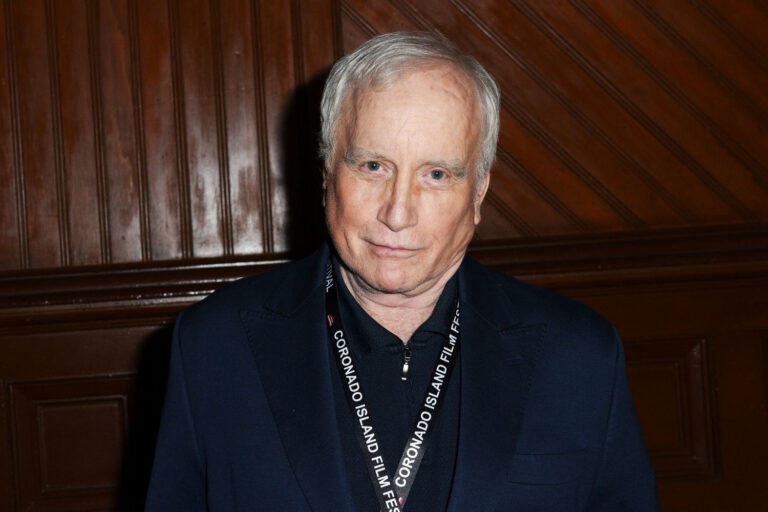 Theater expresses 'regret' for Richard Dreyfuss' remarks at 'Jaws' event