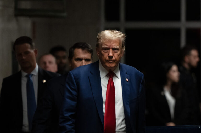 Trump's White House assistant details her old boss's office habits