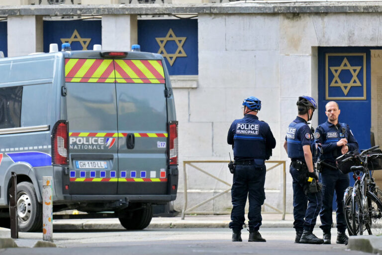 French police fatally shoot a man suspected of setting fire to a synagogue