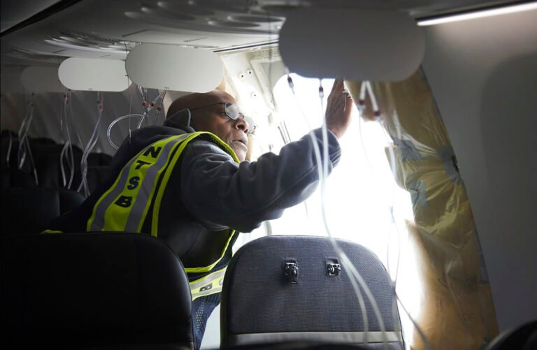 Boeing sanctioned over release of 737 Max probe details