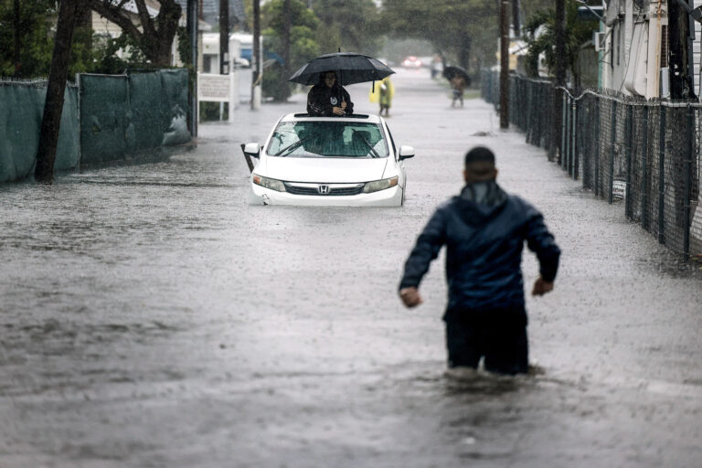 South Florida residents told to steer clear of 'life-threatening' flooding