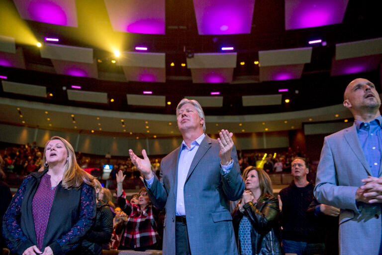 Pastor Robert Morris resigns from Gateway Church after child sex abuse allegation