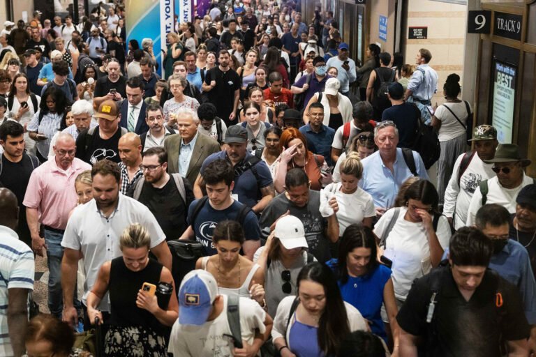 NJ Transit, Amtrak service suspended through New York due to power issues