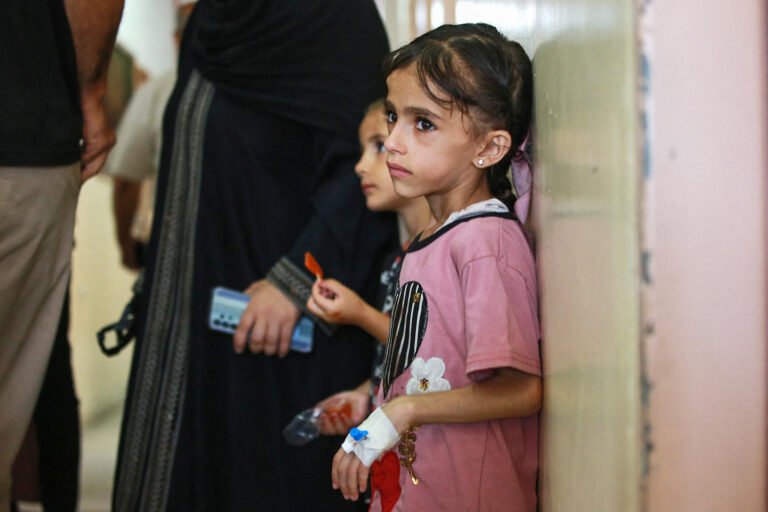 Sick Gaza children evacuated to Egypt as part of international effort
