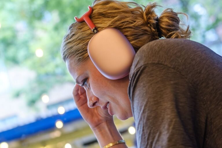 Apple’s AirPods Max have dropped below $400 for the first time