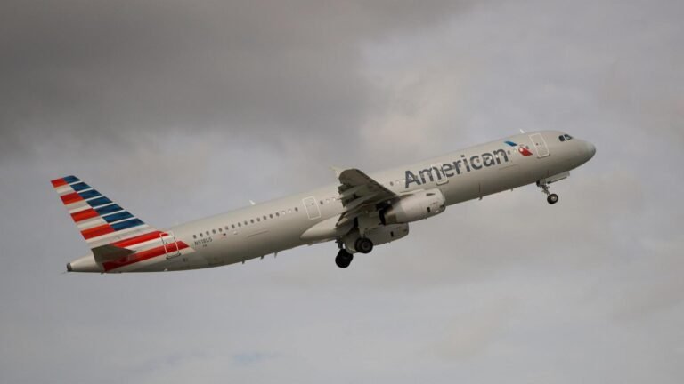Smoking laptop in passenger's bag prompts evacuation on American Airlines flight in San Francisco