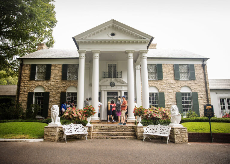 Plot to steal Elvis' Graceland goes before a federal grand jury in Tennessee