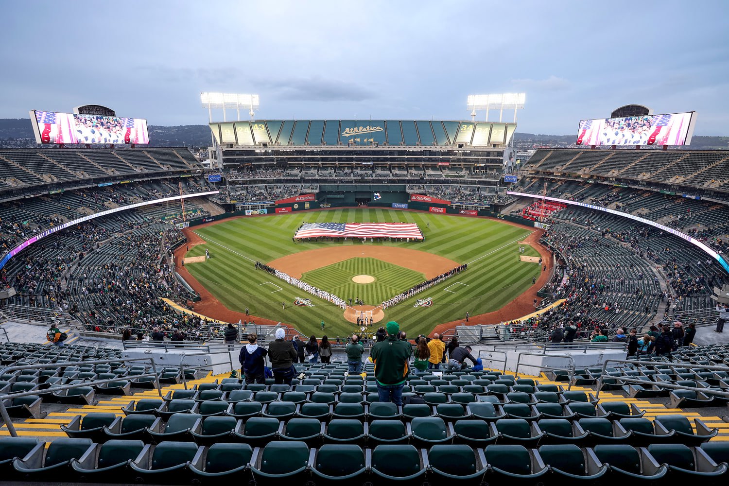 Oakland says goodbye to major professional sports with A’s final game