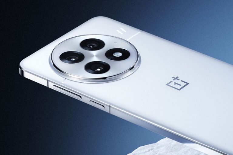 The OnePlus 13 has a bigger battery and an upgraded fingerprint reader