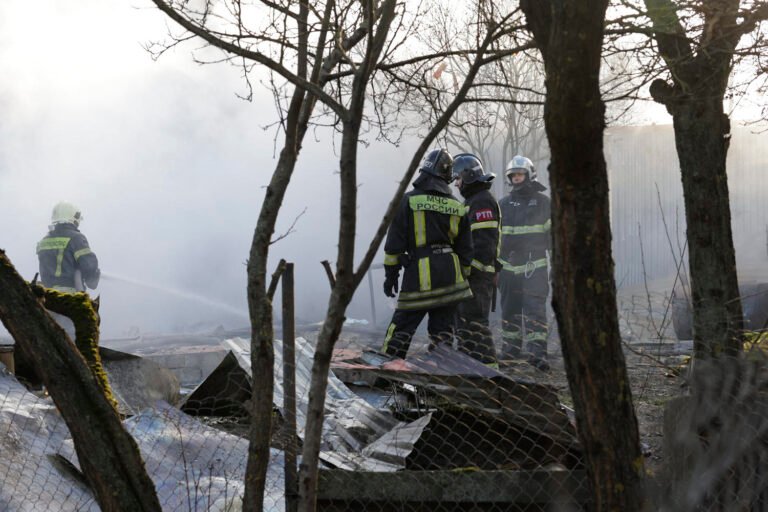 Ukraine launches 'massive attack' on Moscow, shutting down airports