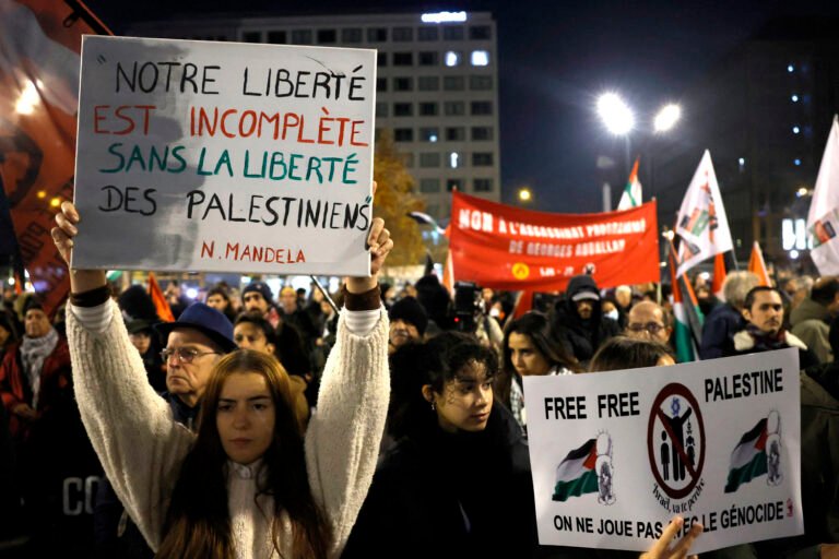 Scuffles and boos but no major clashes at tense France-Israel soccer game