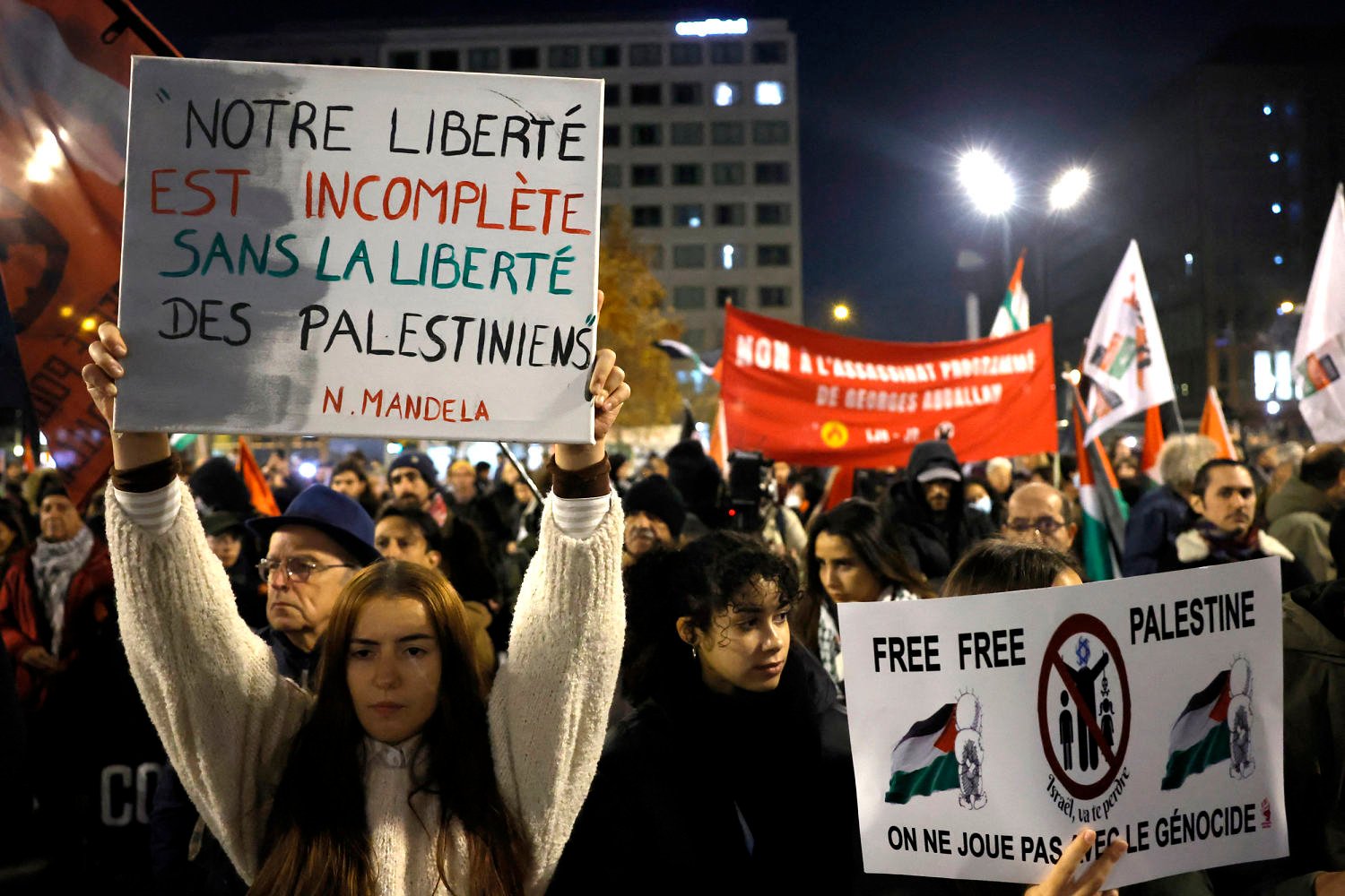 Scuffles and boos but no major clashes at tense France-Israel soccer game