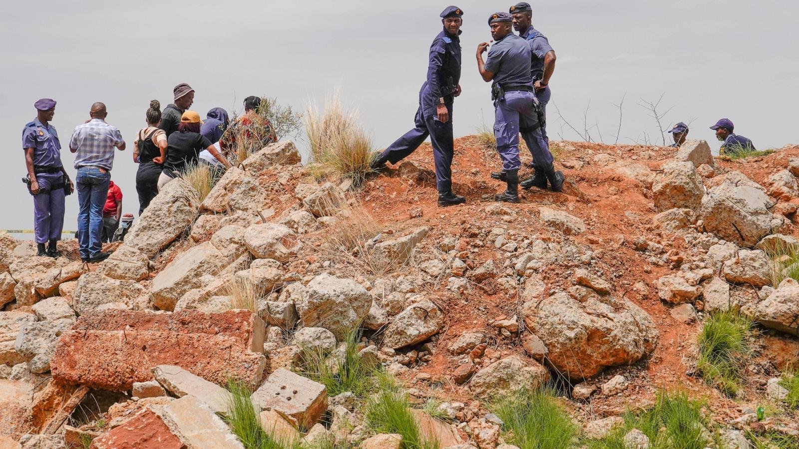 South African government seeks experts’ help to bring illegal miners to the surface