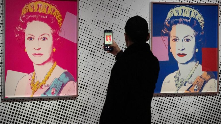 'Amateurish' thieves steal 2 Warhol prints, damage 2 more in botched heist at Dutch gallery